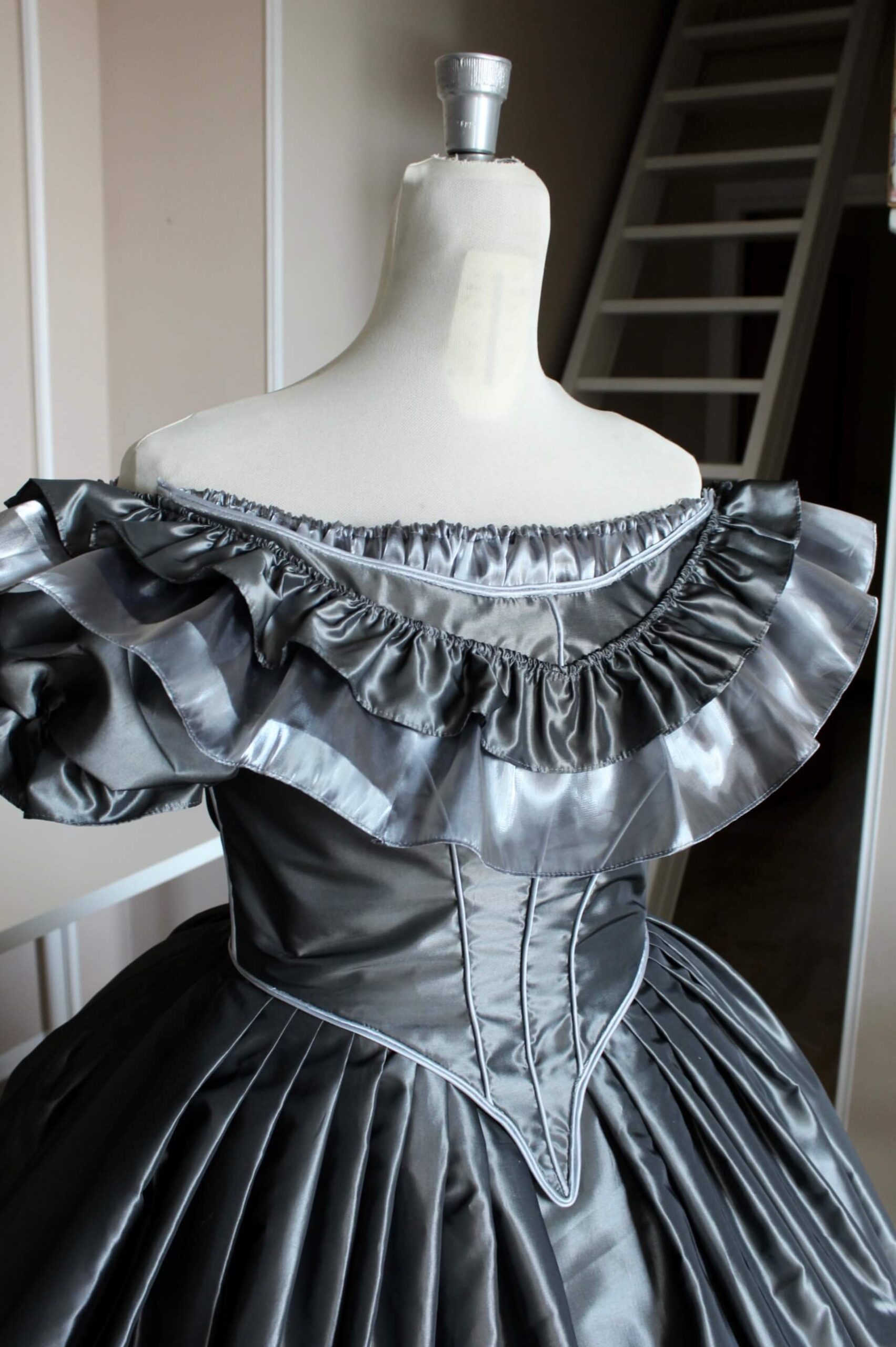 Velvet Victorian Ball Gown Costume - Stagecoach Jewelry